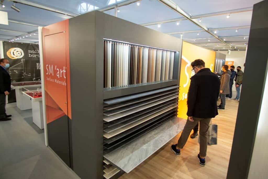 Colorful Compact Laminates from SM'art Surfaces