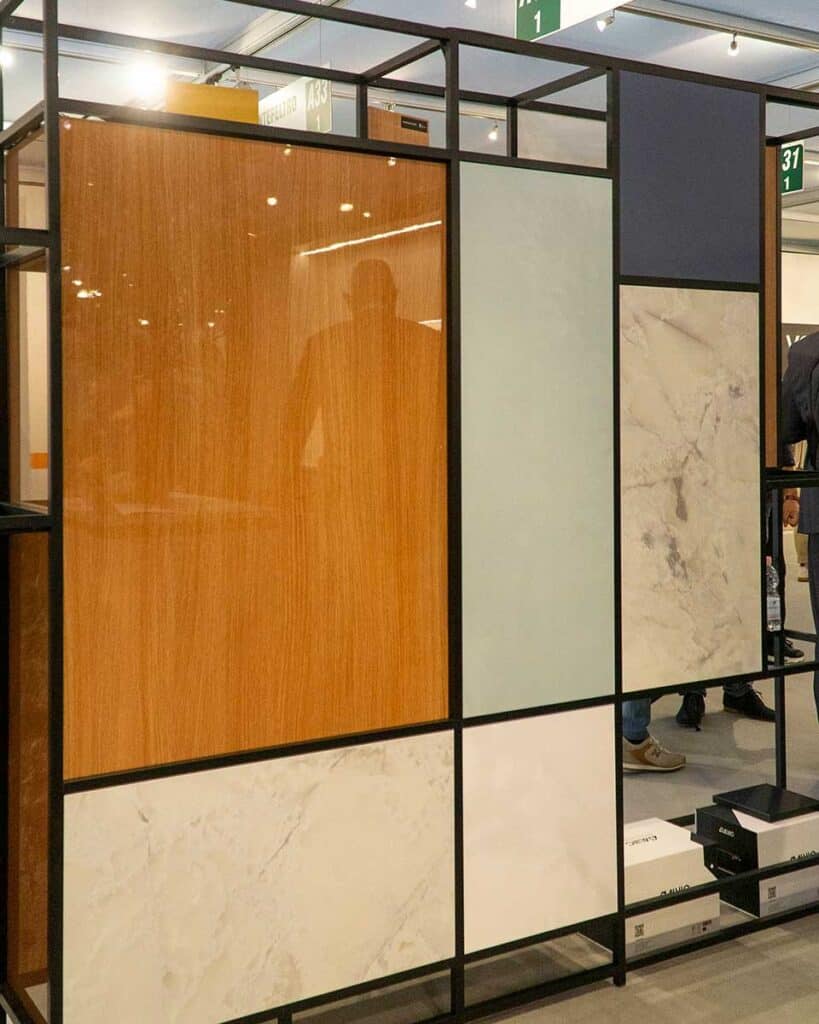 Juxtaposition of high gloss and matte surfaces
