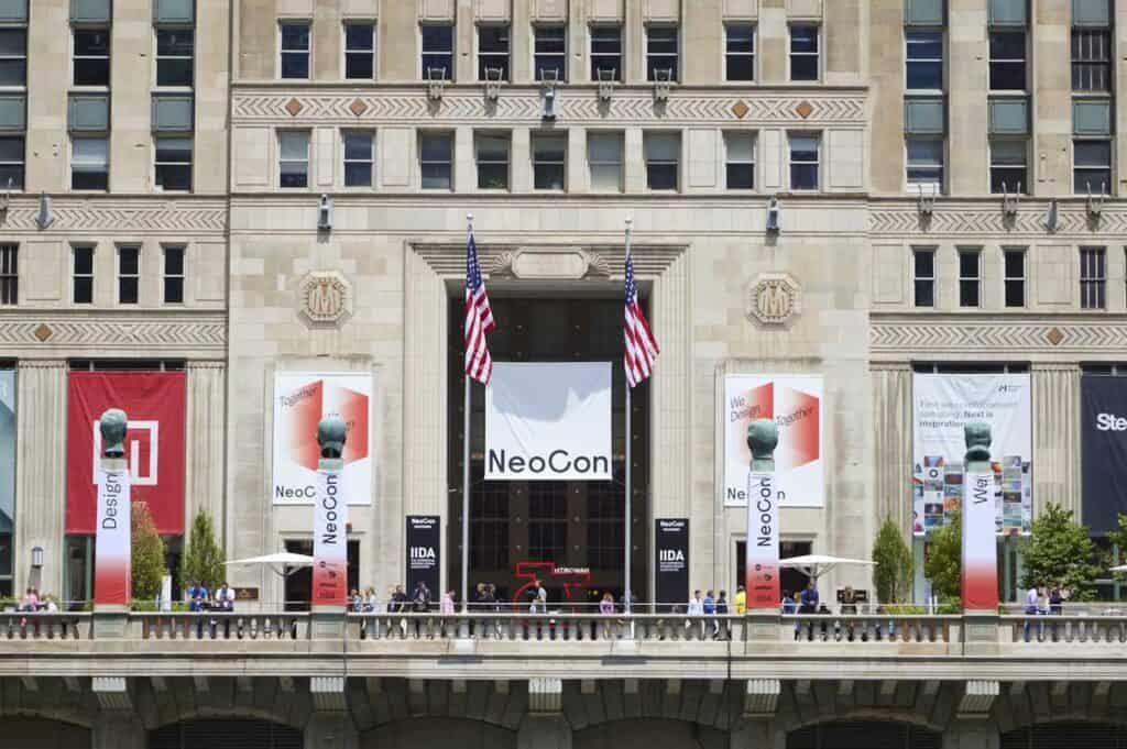 Merchandise Mart exterior daytime